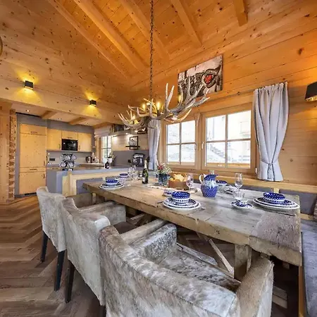 Chalet Huettemoo Ferienwohnen Chalet Wald im Pinzgau